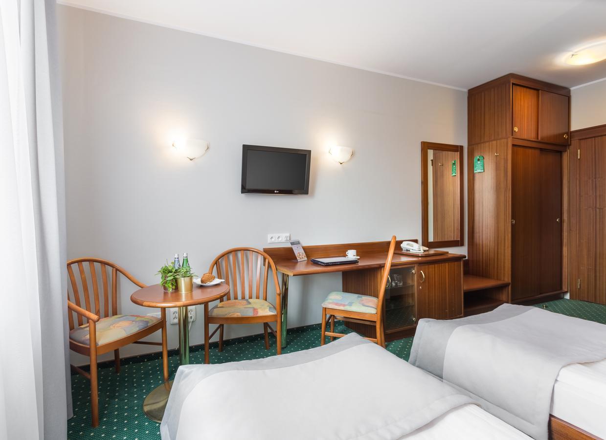 Hotel T&T Poznań Buitenkant foto